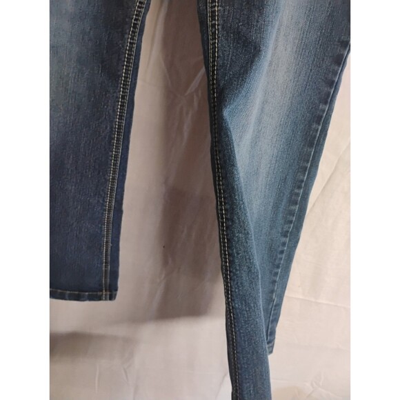 l.e.I Jeans Women's Size 17 Short Hipster Flare Denim faded - Picture 11 of 14